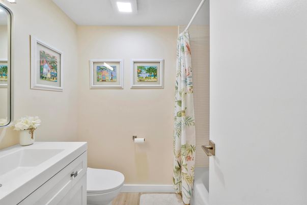 Bathroom, Interior, Recessed Lighting, Wood Texture Flooring