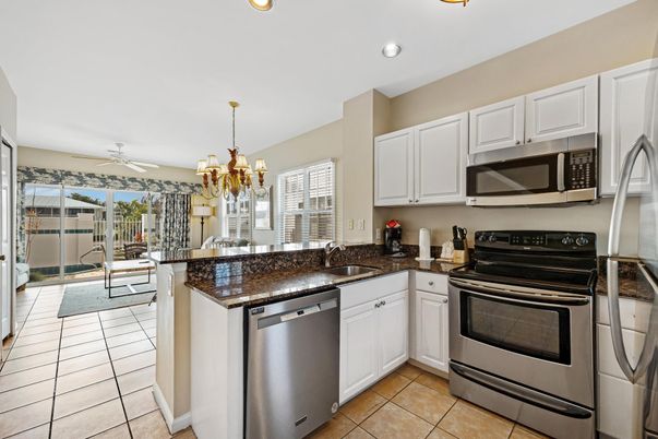 Chandelier, Interior, Kitchen, Recessed Lighting, Stainless Steel Appliances
