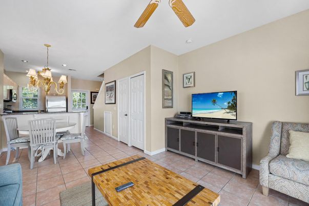 Chandelier, Dining room, Interior, Kitchen, Recessed Lighting