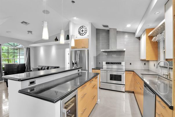 Interior, Kitchen, Pendant Lights, Recessed Lighting, Stainless Steel Appliances