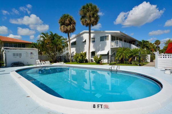 Exterior, Pool