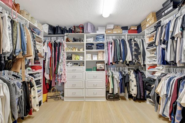 Interior, Walk-in Closets, Wood Texture Flooring