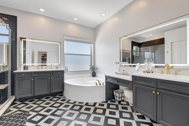 Bathroom, Dual Sink Vanities, Interior, Recessed Lighting