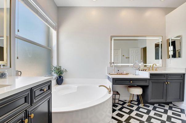 Bathroom, Dual Sink Vanities, Interior, Recessed Lighting