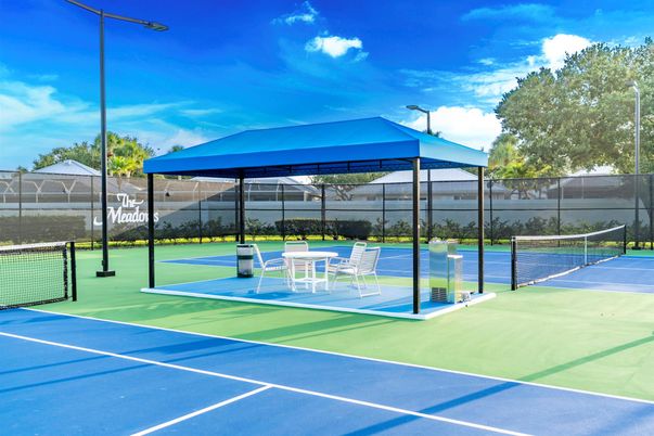 Exterior, Tennis Courts