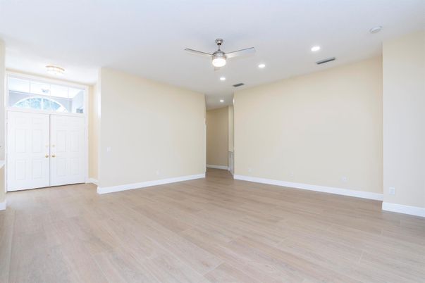 Empty room, Interior, Recessed Lighting, Wood Texture Flooring