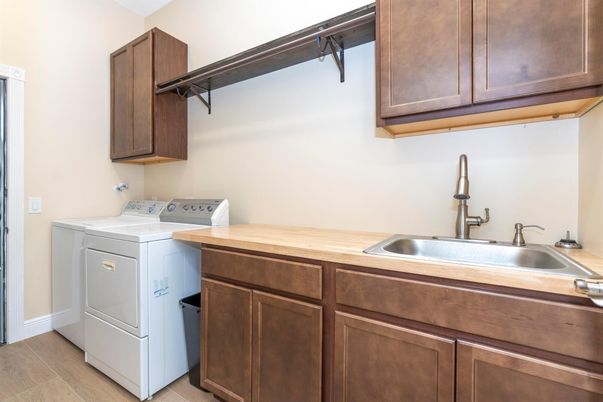 Interior, Washer, Wood Texture Flooring