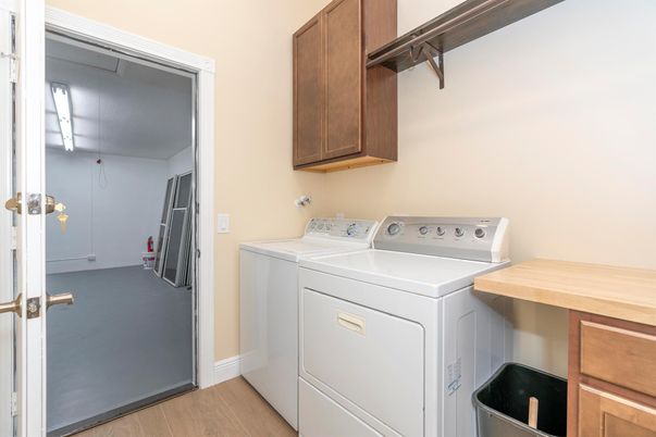 Interior, Washer, Wood Texture Flooring