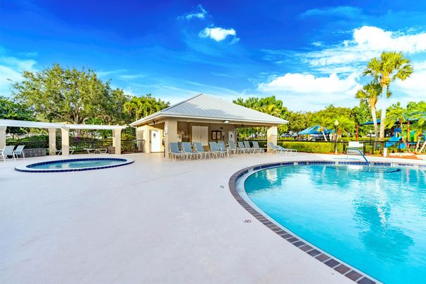 Exterior, Playground, Pool