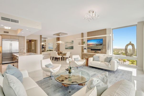 Chandelier, Dining room, Interior, Kitchen, Living room, Recessed Lighting, Stainless Steel Appliances