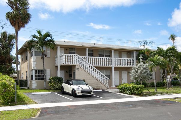 Exterior, Facade, Condo Building