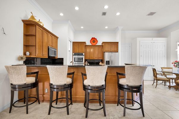 Dining room, Interior, Kitchen, Recessed Lighting, Stainless Steel Appliances