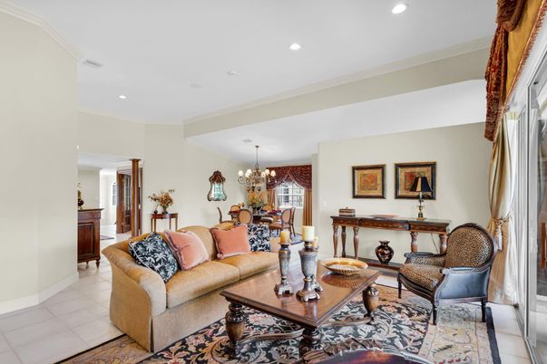 Chandelier, Dining room, Interior, Living room, Recessed Lighting