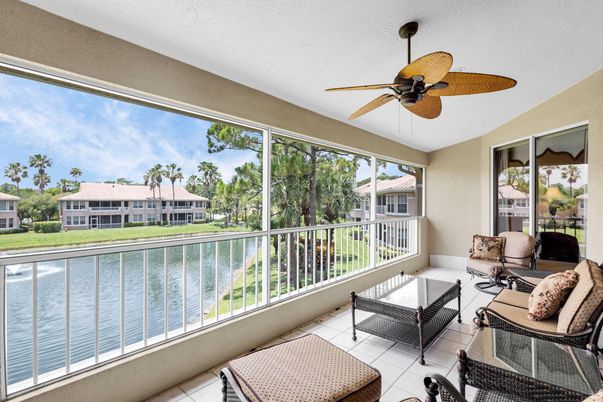 Interior, Sun Room, Water