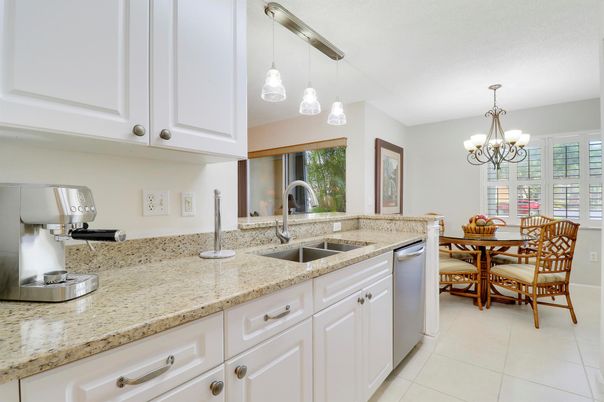 Chandelier, Dining room, Interior, Kitchen, Pendant Lights