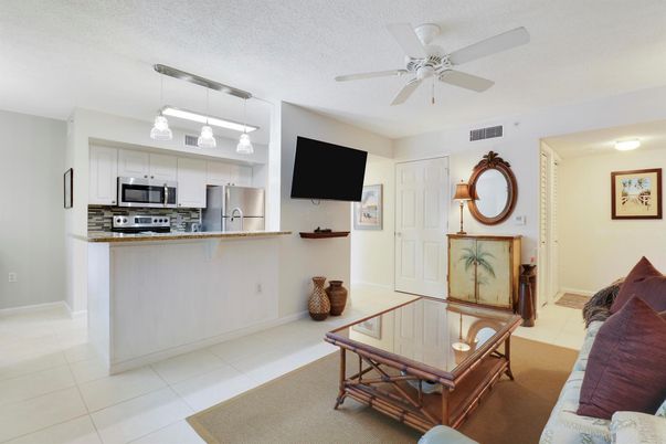 Interior, Kitchen, Pendant Lights, Stainless Steel Appliances