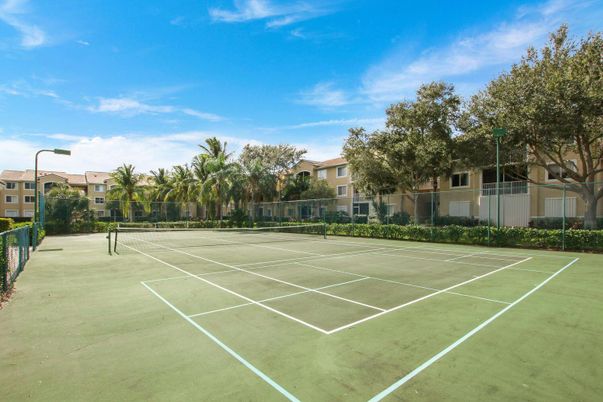 Exterior, Tennis Courts