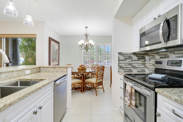 Chandelier, Dining room, Interior, Kitchen, Pendant Lights