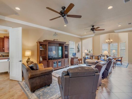 Chandelier, Dining room, Interior, Living room, Recessed Lighting