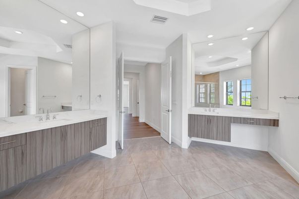 Bathroom, Dual Sink Vanities, Interior, Recessed Lighting
