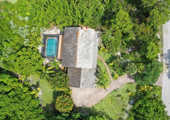 Exterior, Drone