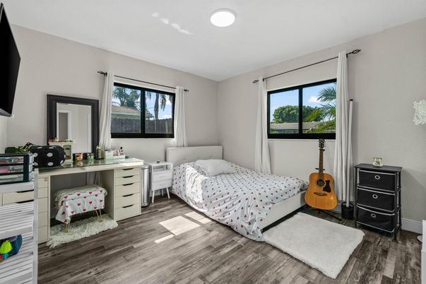 Bedroom, Home Office, Interior, Recessed Lighting, Wood Texture Flooring