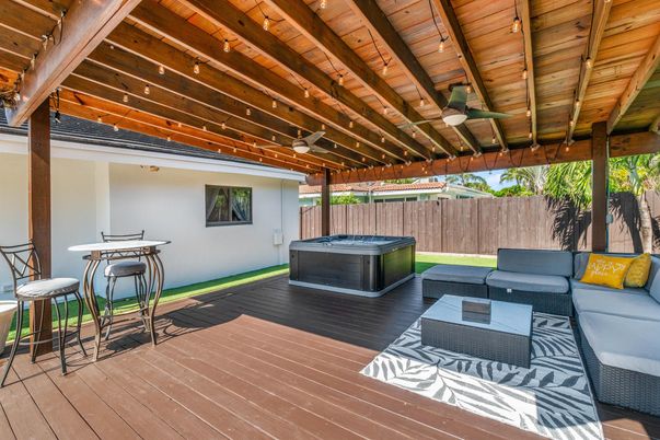 Exterior, Hot Tub