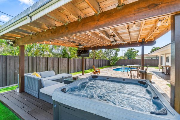 Exterior, Hot Tub