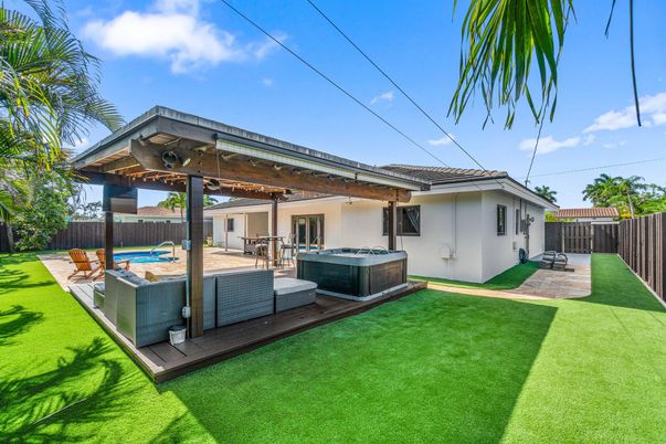 Backyard, Exterior, Hot Tub, Pool