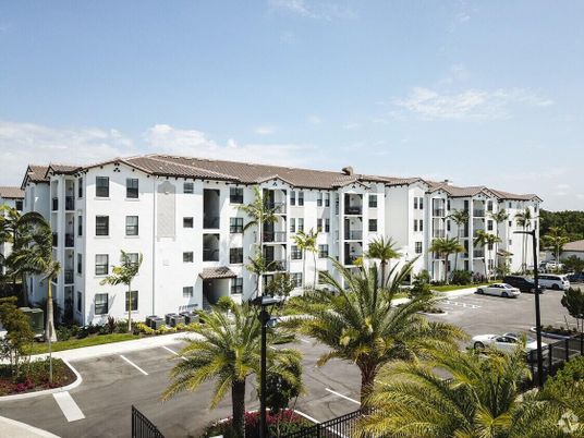 Exterior, Facade, Spanish Mediterranean