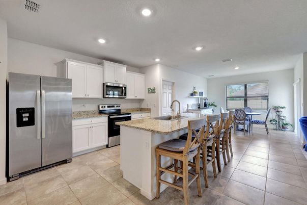 Dining room, Interior, Kitchen, Recessed Lighting, Stainless Steel Appliances