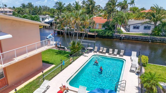 Exterior, Pool, Water