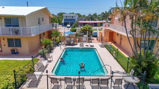 Exterior, Pool