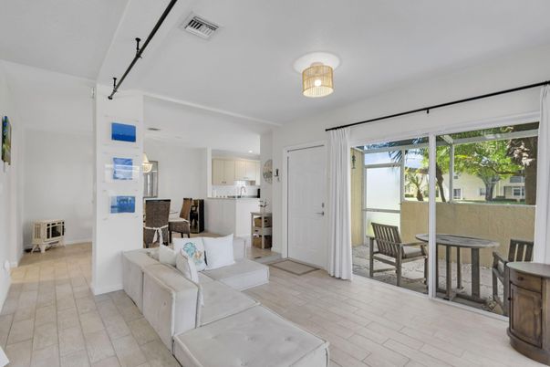Dining room, Interior, Kitchen, Stainless Steel Appliances