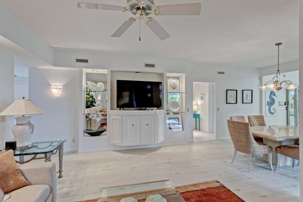 Chandelier, Dining room, Interior, Pendant Lights, Wood Texture Flooring