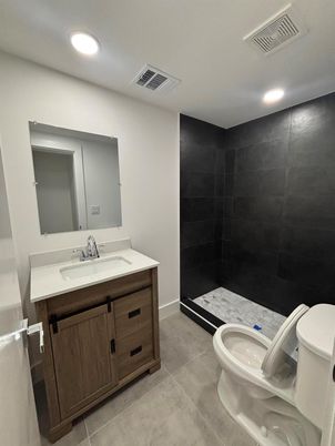 Bathroom, Interior, Recessed Lighting