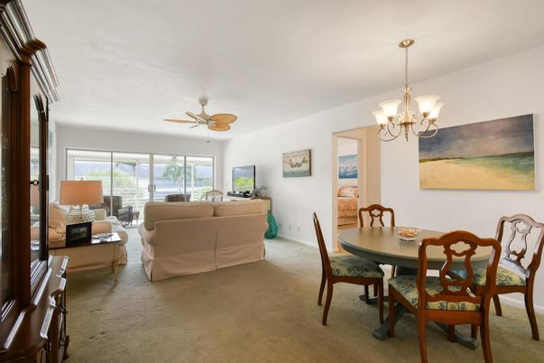 Chandelier, Dining room, Interior, Living room