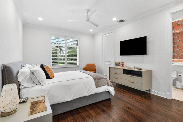 Bathroom, Bedroom, Interior, Recessed Lighting, Wood Texture Flooring