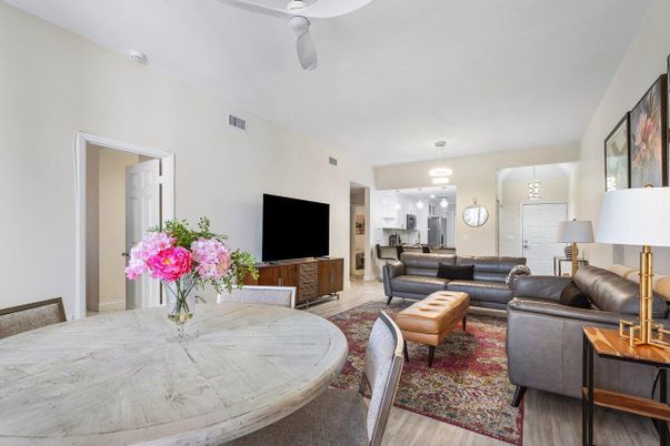 Dining room, Interior, Living room, Pendant Lights