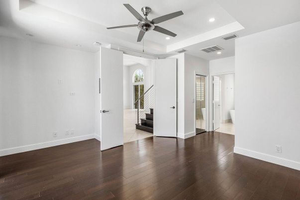 Empty room, Interior, Recessed Lighting, Wood Texture Flooring