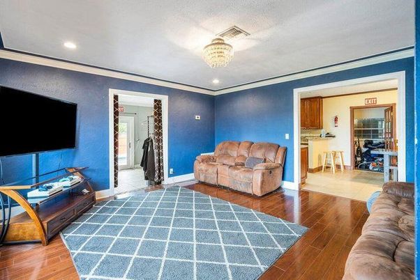 Chandelier, Interior, Recessed Lighting, Wood Texture Flooring