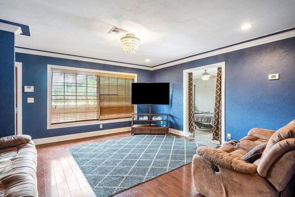Chandelier, Interior, Living room, Recessed Lighting, Wood Texture Flooring