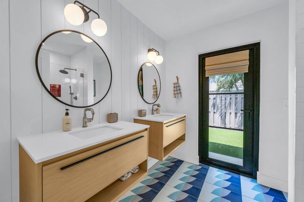 Bathroom, Dual Sink Vanities, Interior