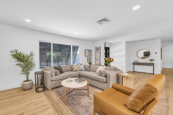Interior, Living room, Recessed Lighting, Wood Texture Flooring