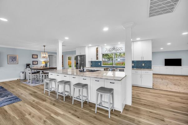 Dining room, Interior, Kitchen, Pendant Lights, Recessed Lighting, Wood Texture Flooring