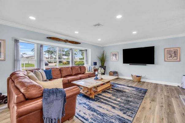 Interior, Living room, Recessed Lighting, Wood Texture Flooring