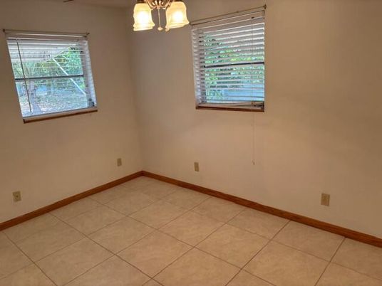 Empty room, Interior, Pendant Lights