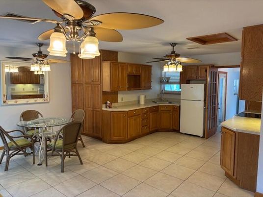 Chandelier, Dining room, Interior, Kitchen