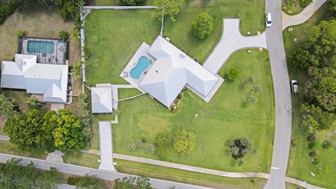 Exterior, Drone