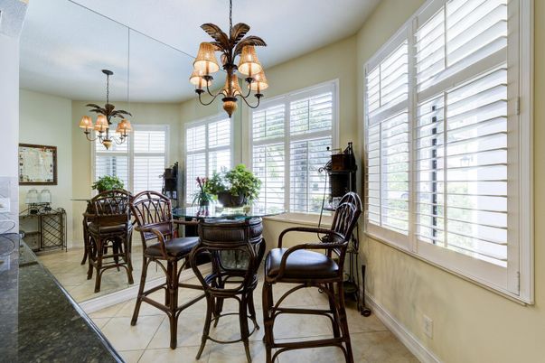 Chandelier, Dining room, Interior